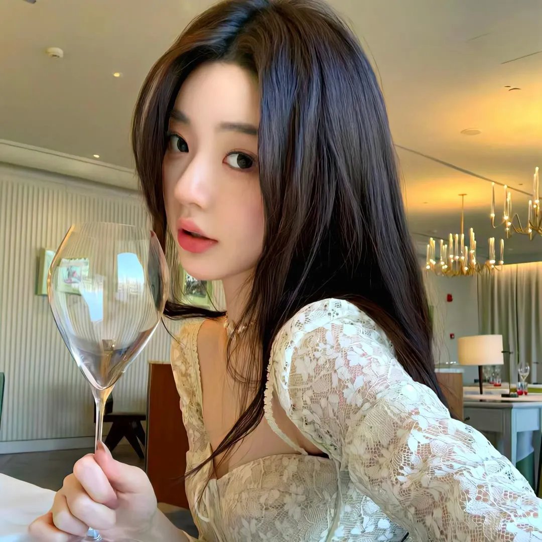 有色彩的女子